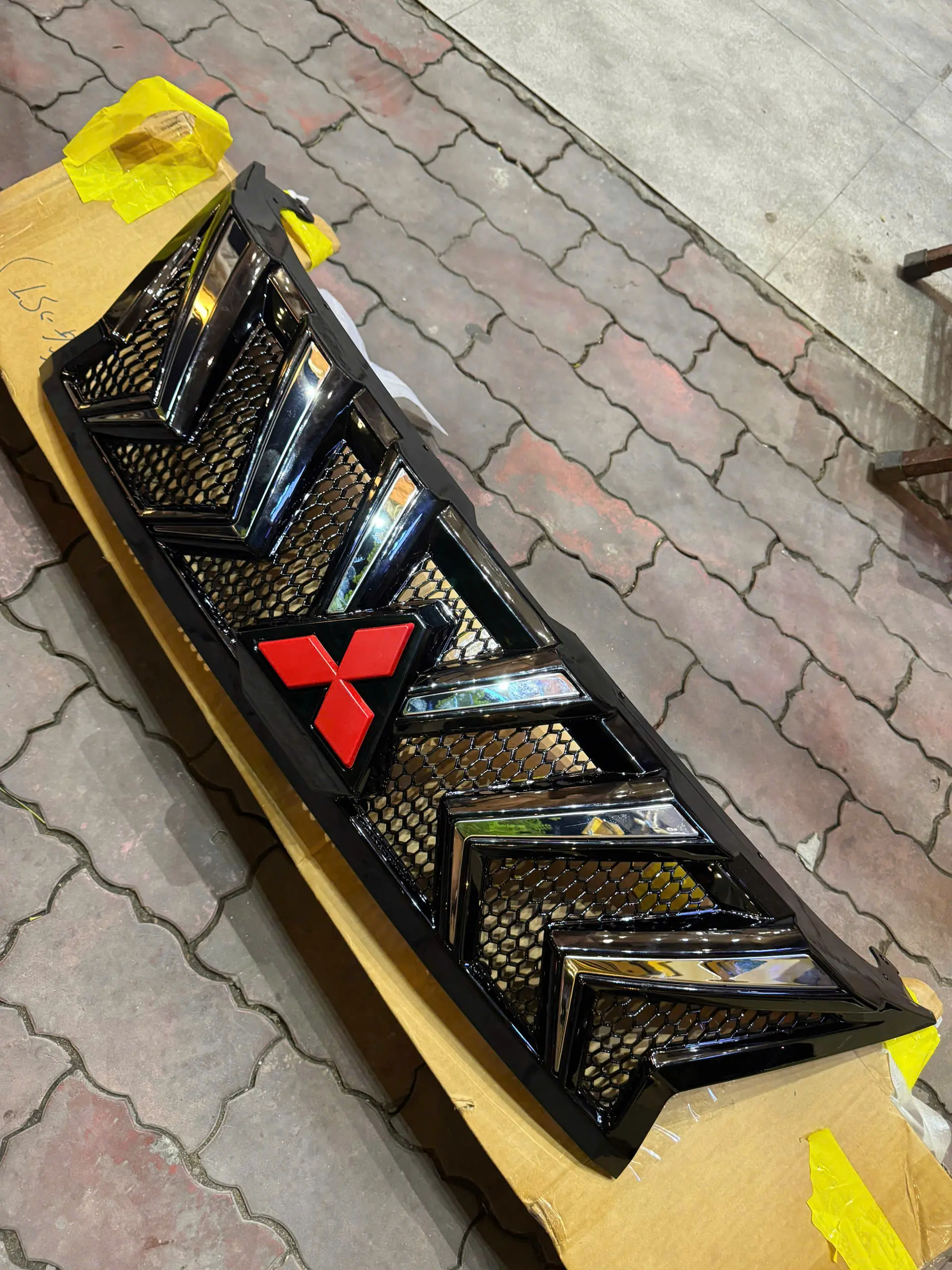 Mặt calang 1/2 Xpander Premium 2022-2025