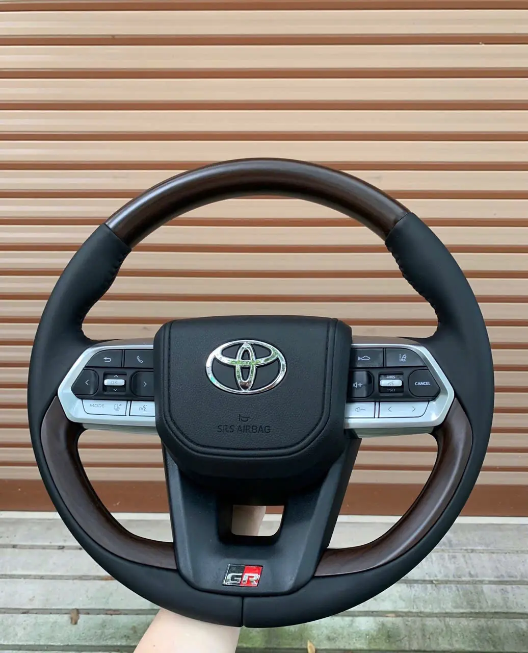 Vô lăng LC 300